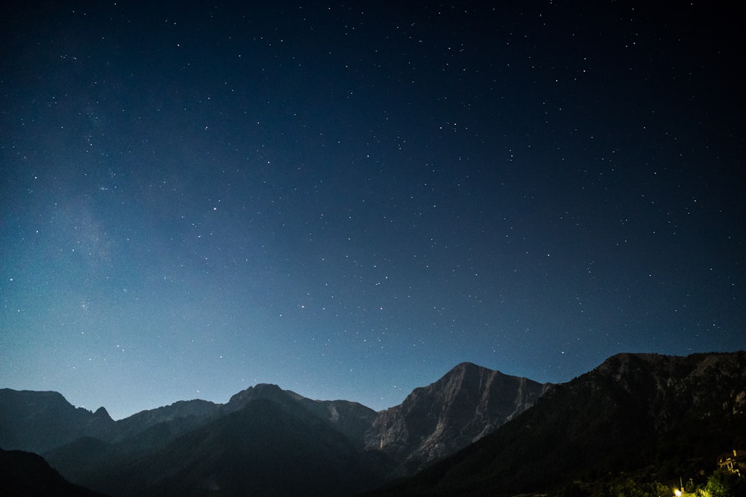 Astrofotografia com Smartphone: Como Fotografar o Céu Noturno Sem Telescópio