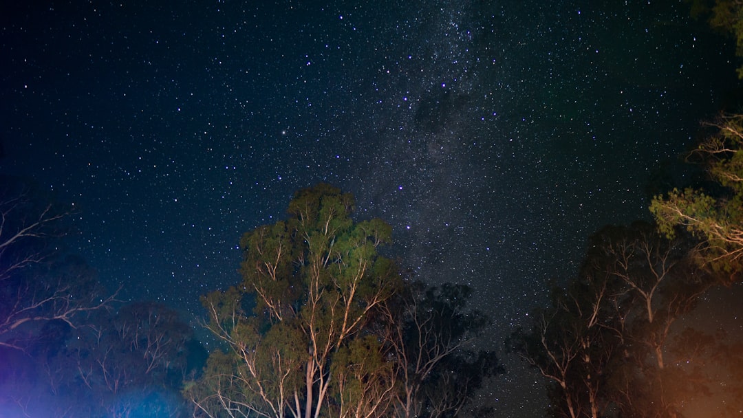 Via Láctea fotografada com longa exposição