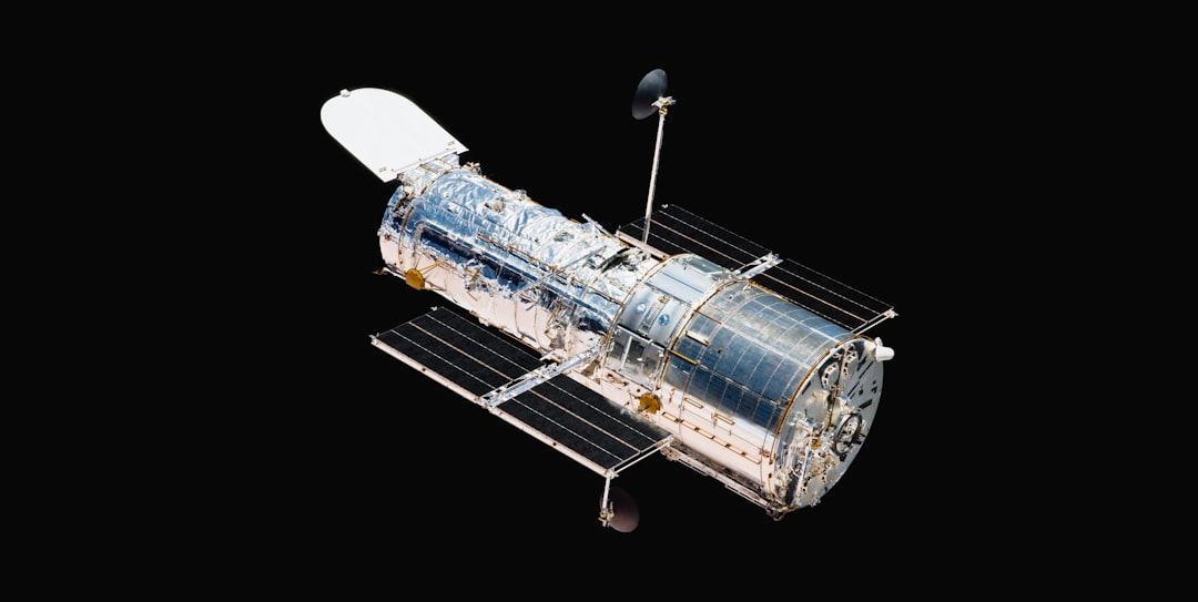 Telescopio espacial observando estrelas distantes para detectar exoplanetas