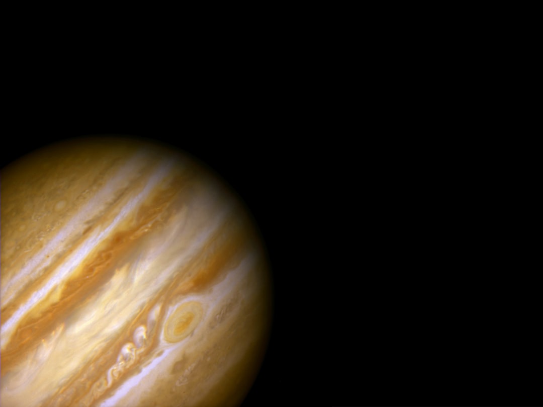 Grande Mancha Vermelha de Júpiter vista em telescópio amador