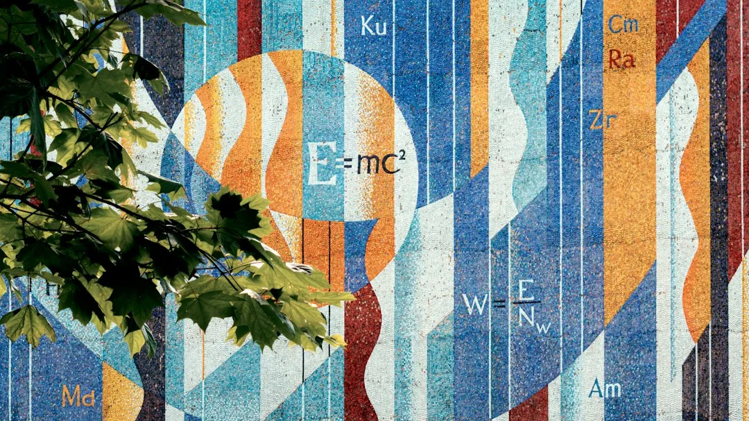 Anel de Einstein formado por lente gravitacional em torno de uma galáxia