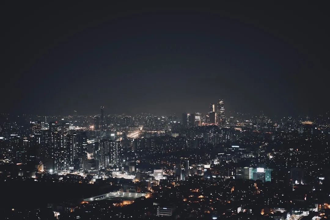 Poluição Luminosa: O Maior Inimigo do Astrônomo Brasileiro e Como Escapar Dela