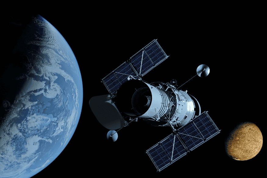 Telescópio espacial próximo da Terra no espaço, exemplo de equipamento orbital usado para observar diferentes comprimentos de onda.