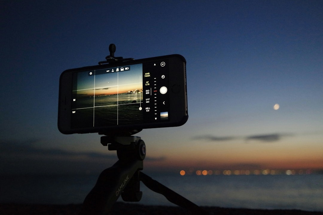 Tela de câmera mostrando configurações para fotografia noturna