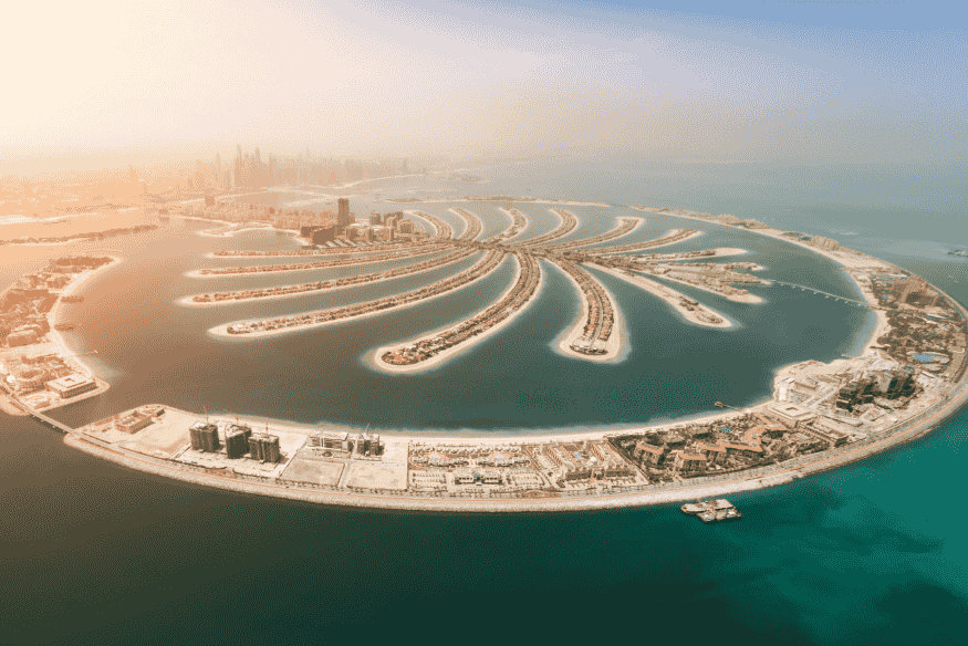 Imagem aérea da Palm Jumeirah, arquipélago artificial em formato de palmeira